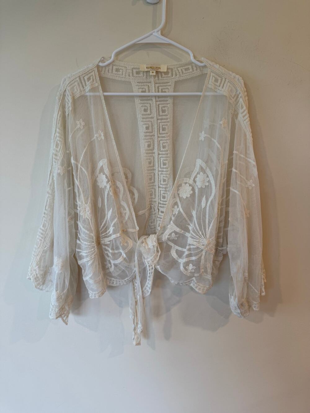 VTG Rebellion Kimono Top Women Medium Cream Tie Front Embroidered Long Sleeves